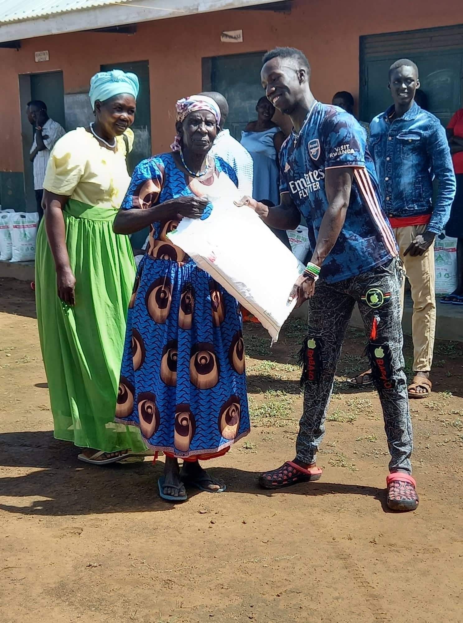 Food aid being handed out in Uganda